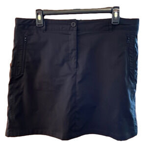 Nivo Women’s black skort with zipper pockets size 14 Preloved